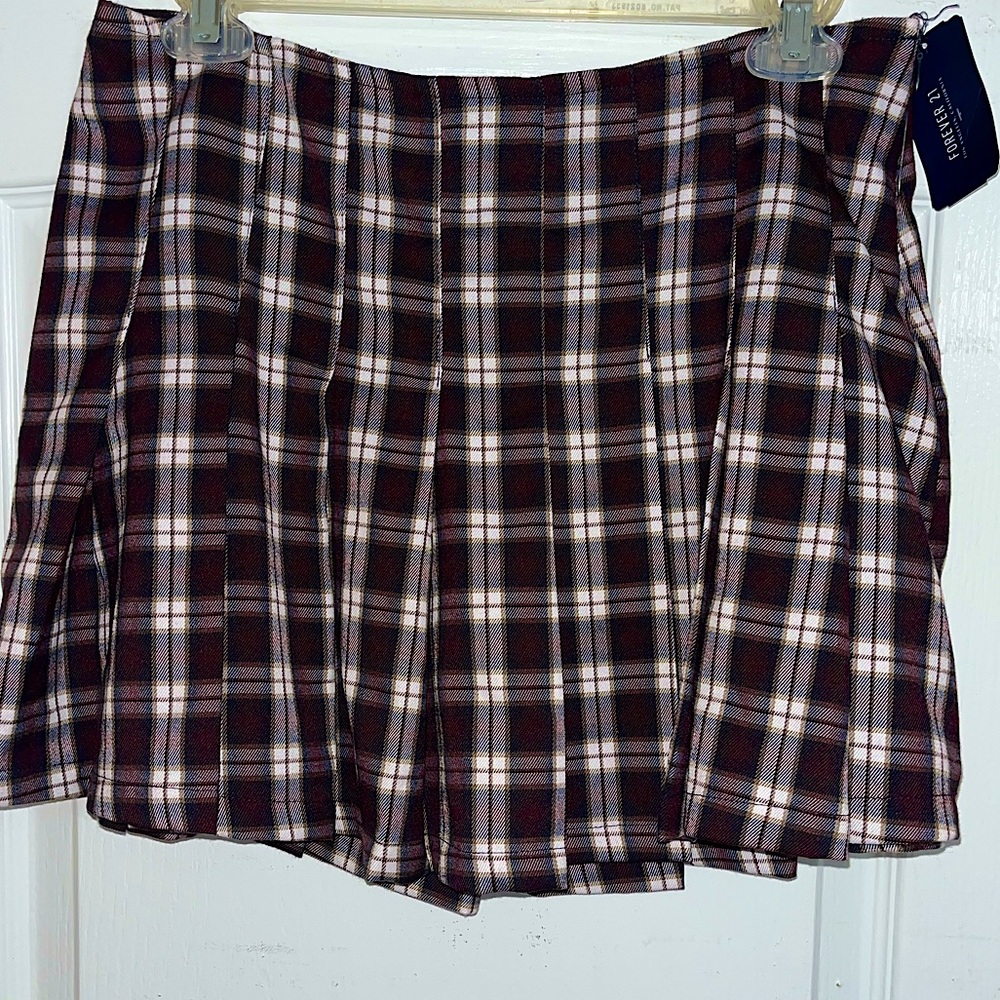 Forever21 Burgundy/Navy/White Plaid Pleated Skirt NWT — 29